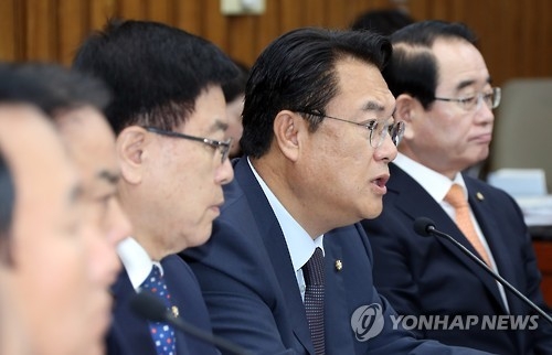 與 "여당은 민생, 야당은 폭로"…野 국감 공세에 반격 - 1