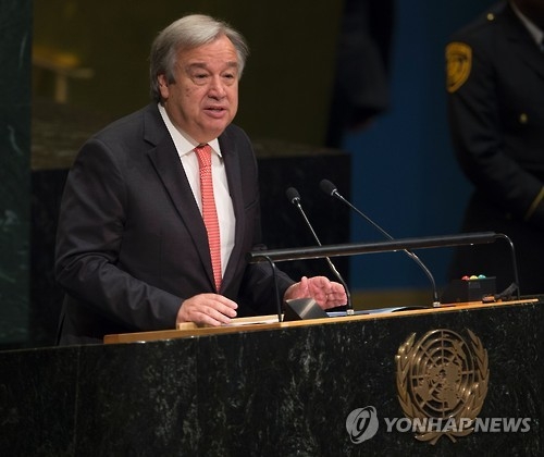 (유엔본부 AFP=연합뉴스) 13일(현지시간) 미국 뉴욕 유엔본부에서 제9대 유엔 사무총장으로 공식 선출된 후 수락 연설을 하는 안토니우 구테헤스 신임 사무총장 지명자.