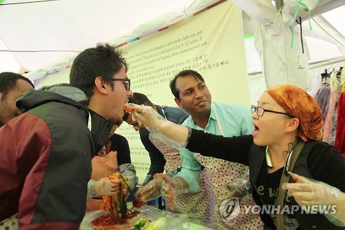 <주말 N 여행> 충청권: 200년 전통 '강경 젓갈' 김장 앞둔 주부들 유혹 - 1