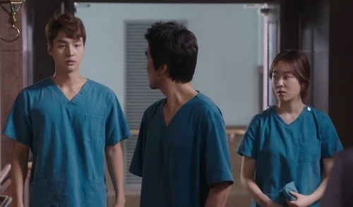 Scene from 'Dr. Romantic' (copyright SBS)