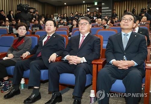 친박 50명 심야 회동, 모임 결성…김무성 유승민과 결별선언 - 2