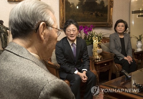 JP, 유승민에 "文 안보관 기가 막혀…안보 잘 지켜달라" - 1