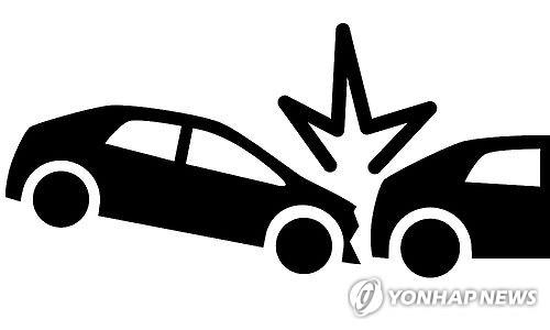 중부고속도로서 화물차 3대 연쇄추돌…1명 경상 - 1