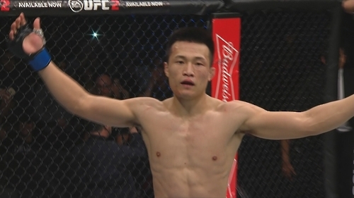 좀비가 돌아왔다…정찬성 UFC 복귀전에서 KO승 - 1