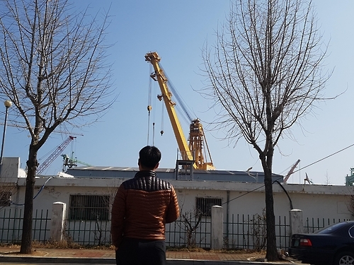 통영 조선소 크레인