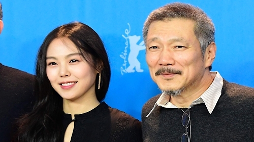 홍상수ㆍ김민희 '불륜 스캔들' 이후 첫 공식 석상 - 1