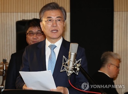 文, '촛불'로 지지층 결집하며 '안보'로 중도층 공략 - 1
