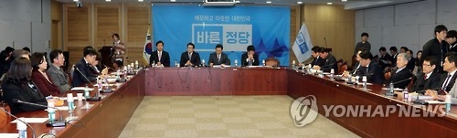[단독] 바른정당, '4년 중임 이원정부제'로 개헌안 가닥 - 1
