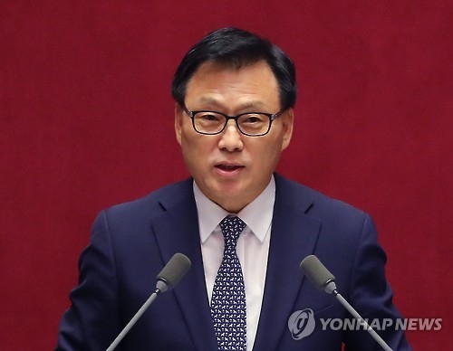 문재인 측, 지지자들에 "상대후보 비방 자제해야" - 1