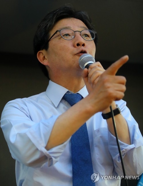 망가진 목·만신창이 손…대선후보들 "막바지 컨디션 사수하라" - 4