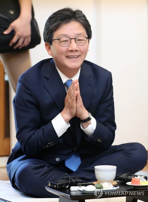 劉, 집단탈당에 "정치는 數·세력 이전에 가치…완주할것" - 1