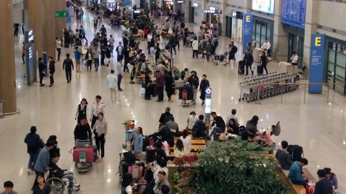 도착객들로 북적이는 인천공항