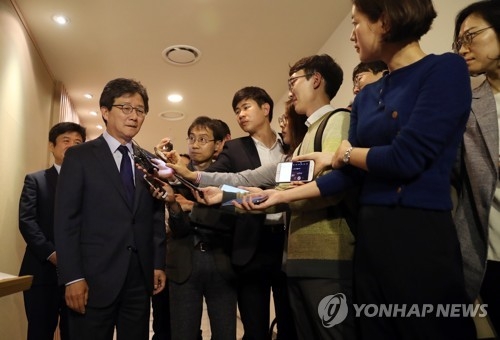 질문받는 유승민