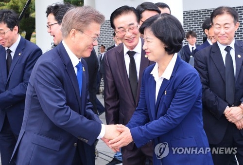 민주, 당직자 거의 전원 교체 카드…당내 '뒤숭숭'(종합) - 1