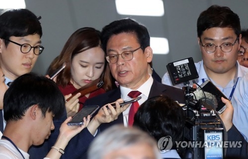 정우택 "여야정협의체 참여 없다…국회주체 협의체 제안" - 1
