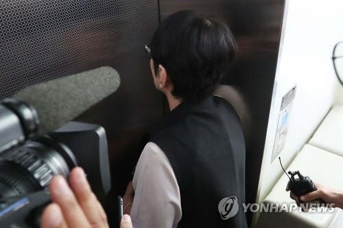 응급실 나서는 빅뱅 탑 어머니
