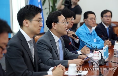 주호영 "文대통령, 심각한 독선"…김상곤·안경환 사퇴 요구 - 1