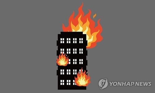 "나가라" 동거남 말에 '욱'…아파트 불지른 60대女 징역2년 - 1