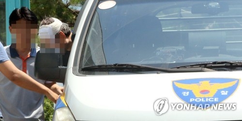 다섯식구 생명줄 끊어…인터넷 기사 살해한 50대 구속 - 1