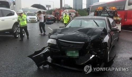 빗길 추돌사고