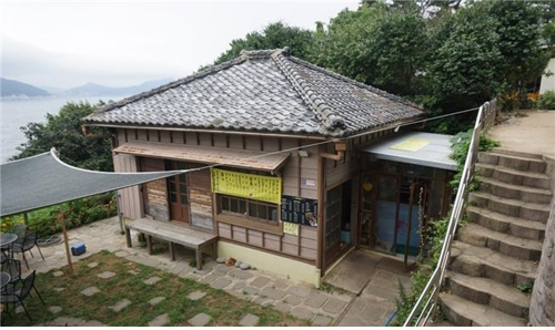 日 해군기지였던 한려해상 지심도, 관광명소로 부활 - 2