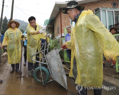 한국당 '물난리 외유' 제명 충북도의원 3명 재심신청 기각 - 2