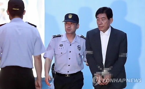 정의당 "원세훈 판결 상식적…MB 수사선상에 올려야" - 1