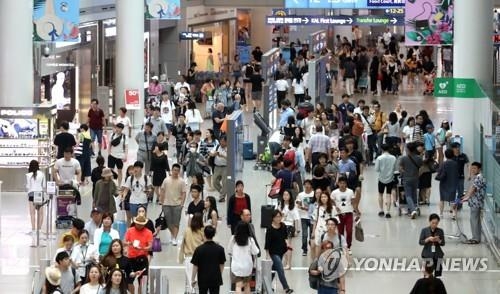 면세점, 인천공항 무더기 철수 우려…롯데 "사업권 포기 검토" - 1