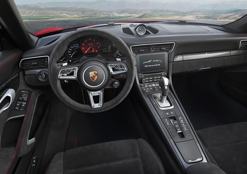포르쉐 '911 카레라 4 GTS 카브리올레' 내부