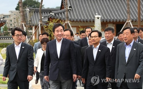 올림픽 숙소 점검하는 이낙연 총리