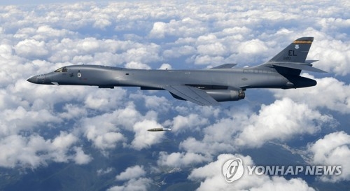 美 '죽음의 백조' B-1B랜서 北동해 공역비행…'무력시위' 전개(종합3보) - 1
