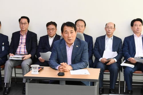 기자회견하는 나동연 양산시장