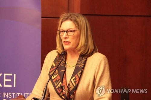 (워싱턴=연합뉴스) 송수경 특파원 = 캐슬린 스티븐스 전 주한 미국대사가 18일(현지시간) 미국 워싱턴 DC 의회에서 싱크탱크인 한미경제연구소(KEI) 주관으로 열린 '한국의 친구들' 축하 리셉션에서 연설하고 있다. 2017.10.19