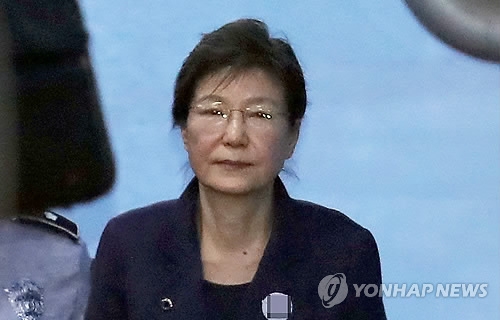 한국당, 朴전대통령 '해당행위' 출당…탄핵 7개월만에 절연(종합) - 1