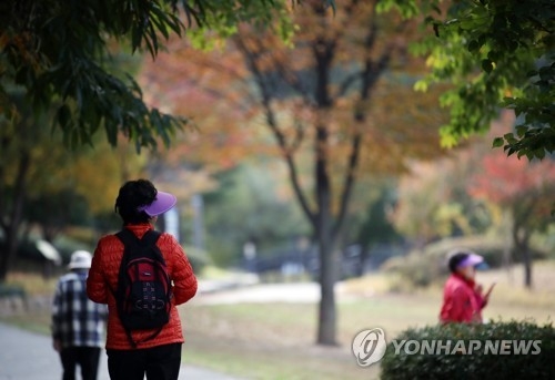 충북 대체로 맑음…새벽 서리 껴 - 1