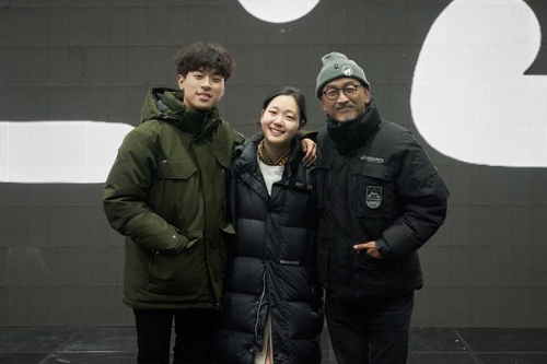 박정민(왼쪽)-김고은-이준익 감독