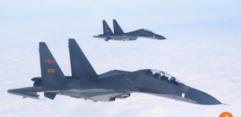 서태평양 진출 훈련에 참가한 중국 공군 전투기