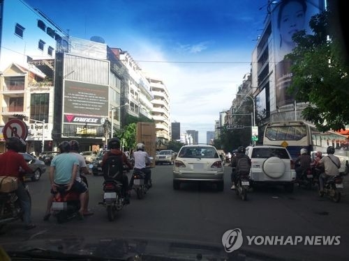 캄보디아 프놈펜 도로 모습
