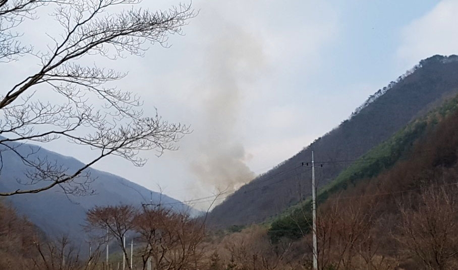 철원 산불 진화 중