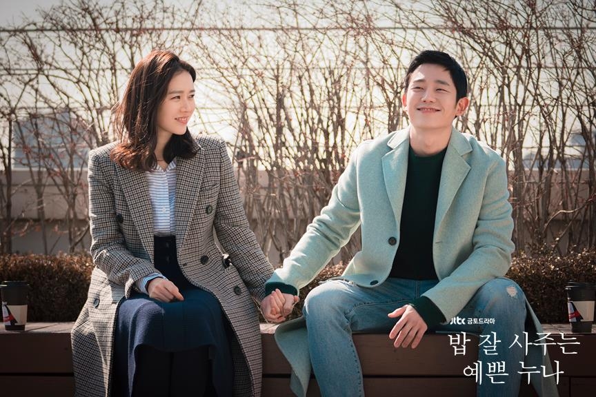 "역시 멜로 퀸"…손예진, 영화·드라마 쌍끌이 흥행 - 5