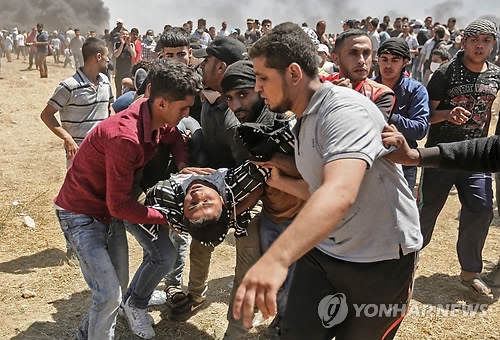 이스라엘군, 팔레스타인 시위대에 실탄사용…국제사회 분노