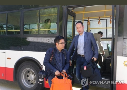 풍계리 취재 남측 기자단, 원산 도착