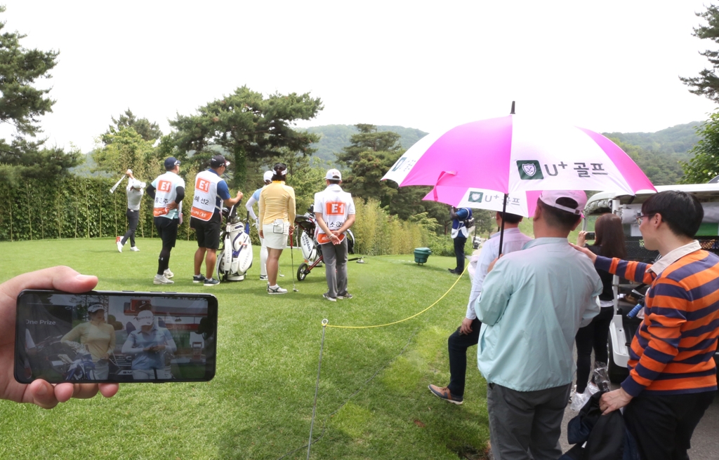 LGU+, 골프 앱 한 달간 타사에 개방…IPTV·아이폰용 출시 - 2