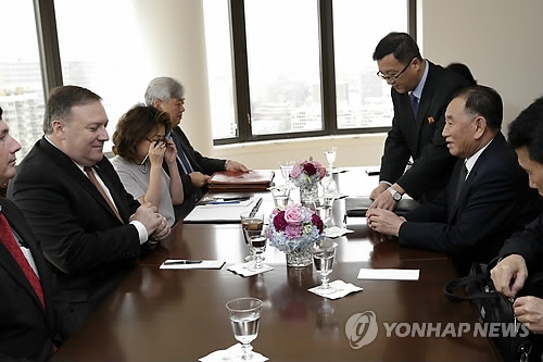 미북 '복심' 폼페이오-김영철, 회담시작…정상회담 담판 시도
