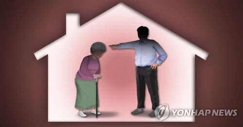 충북 노인 학대 의심 신고 해마다 160건 '훌쩍' - 1