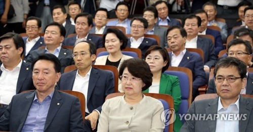 "김성태 사퇴·김무성 탈당" vs "누구에게 나가라고 하나" - 2