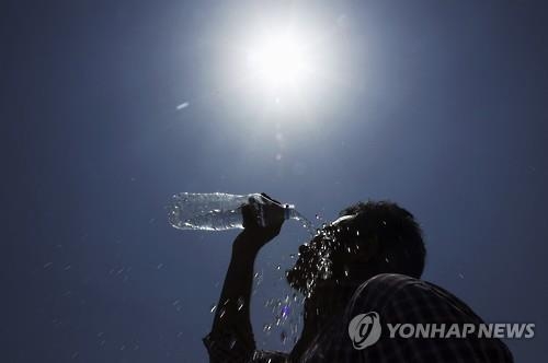 美, 때이른 폭염…중동부서 최소 2명 숨져 - 1