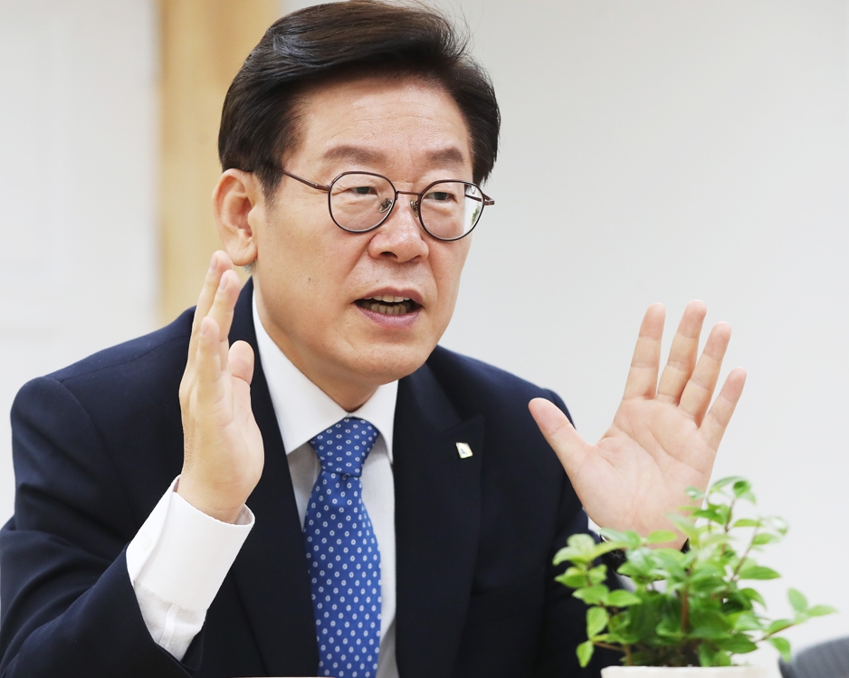 SBS '그알' 이재명 조폭유착 의혹 방송…李 조목조목 반박 - 2