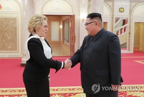 김정은, 방북 러시아 상원의장 면담