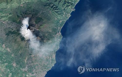 위성에서 포착한 에트나 활화산[자료사진] 